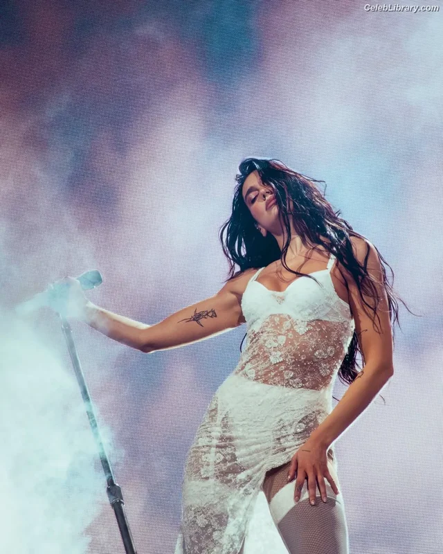 Dua Lipa photo 15 of 7804