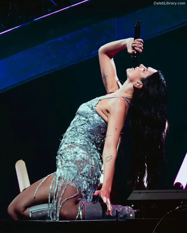 Dua Lipa photo 17 of 7804