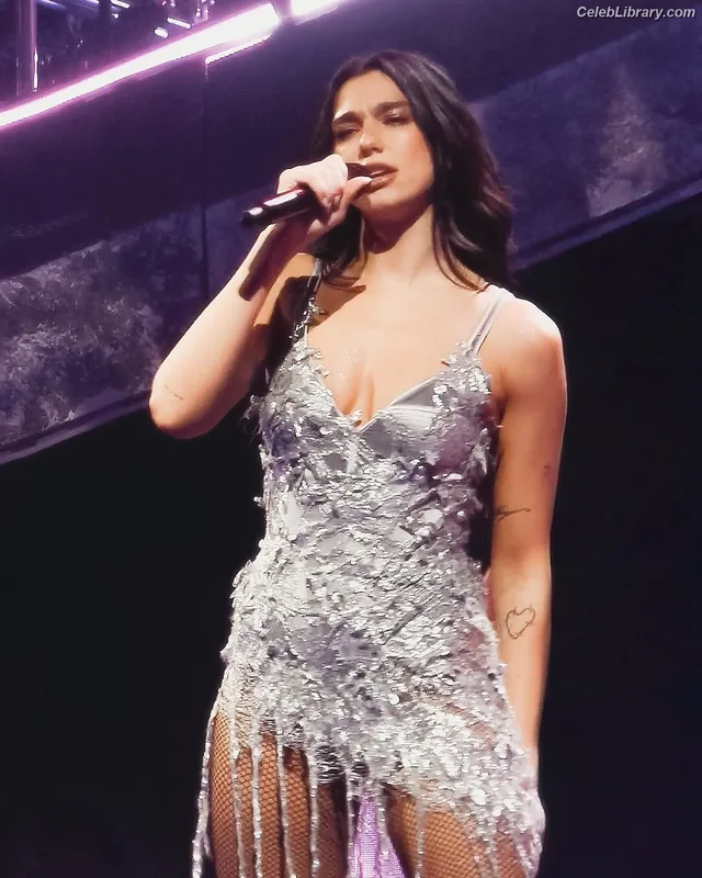 Dua Lipa photo 19 of 7804