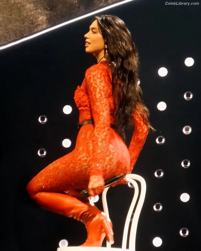 Dua Lipa photo 21 of 7804