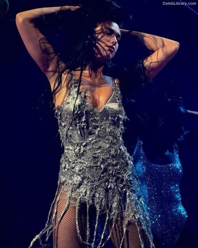 Dua Lipa photo 23 of 7804