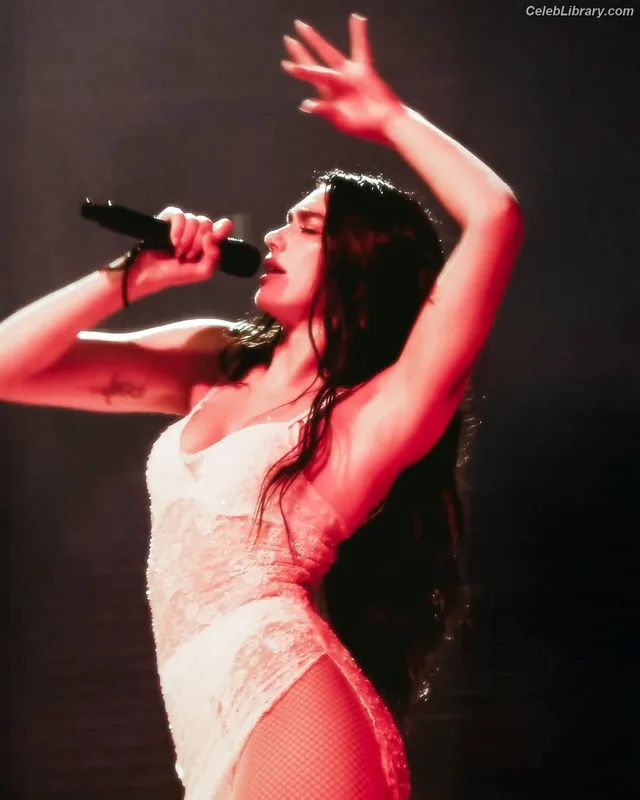 Dua Lipa photo 24 of 7804