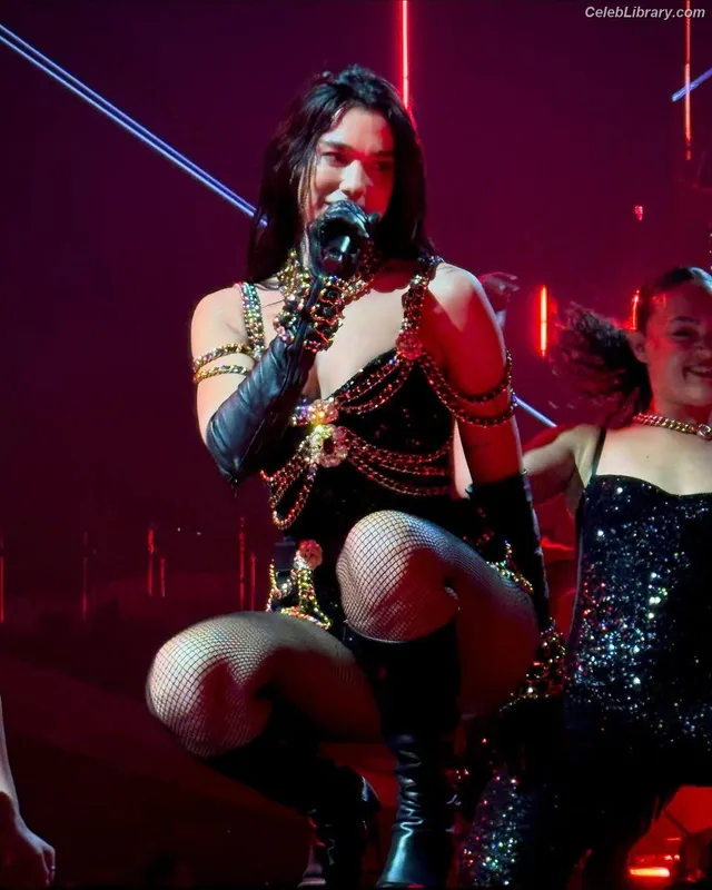 Dua Lipa photo 6 of 7804