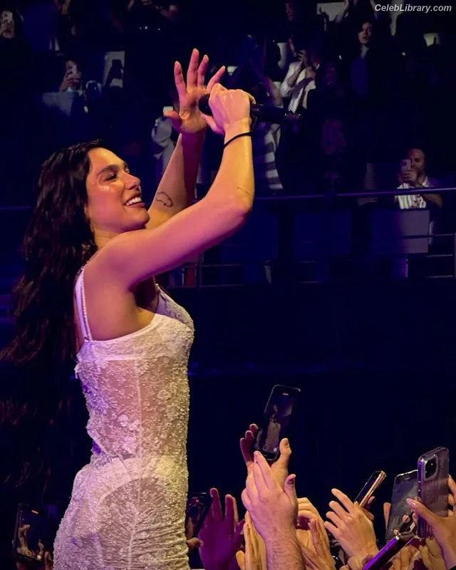 Dua Lipa photo 9 of 7804
