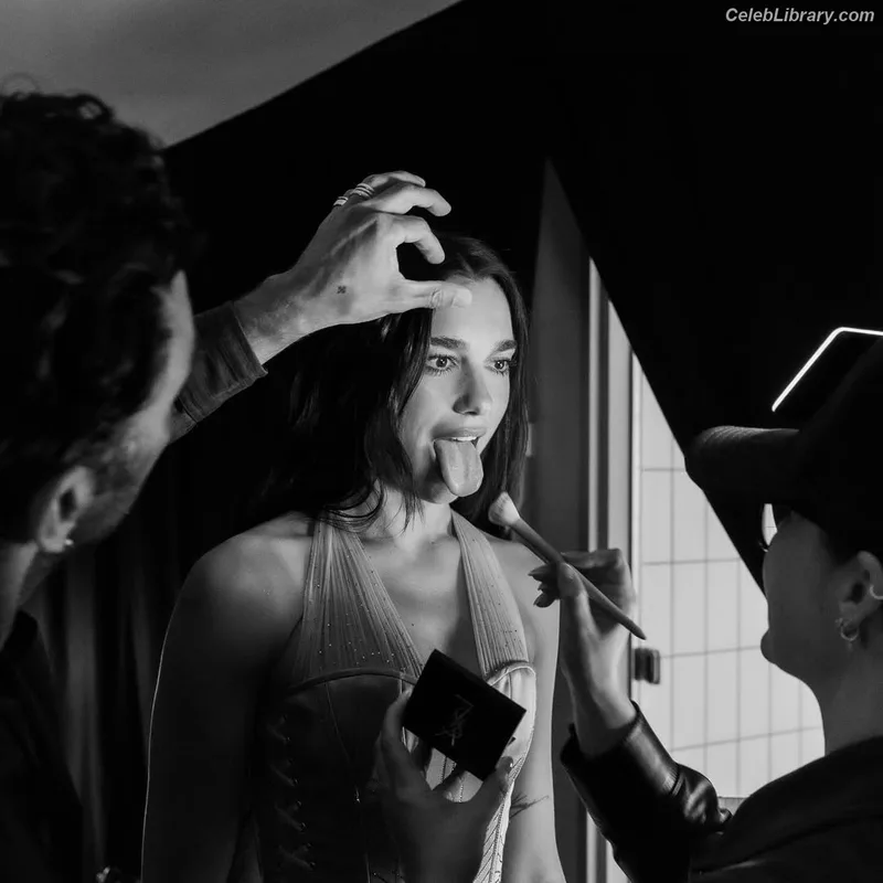 Dua Lipa photo 21 of 7804
