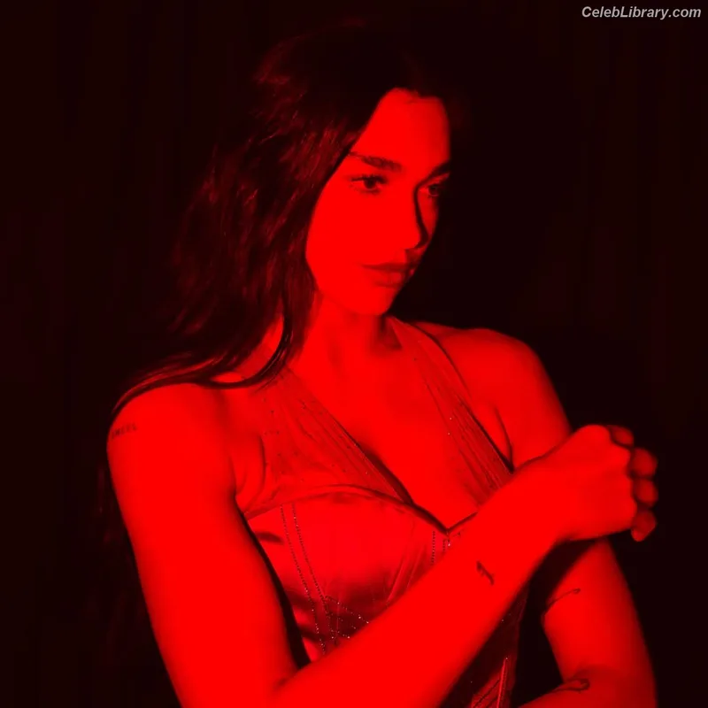Dua Lipa photo 23 of 7804
