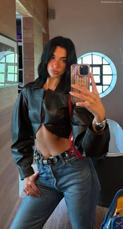 Dua Lipa photo 3 of 7804