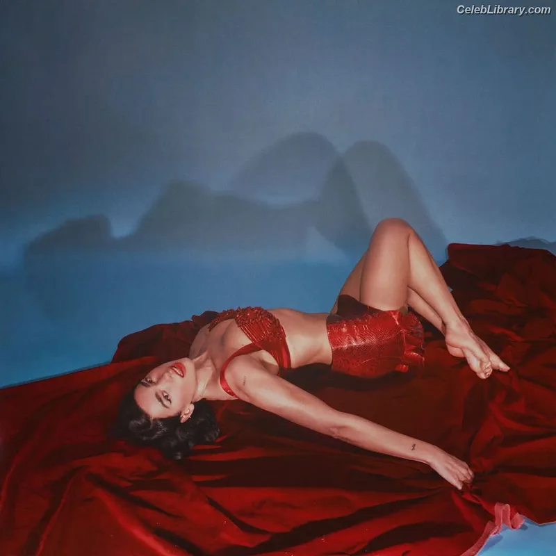 Dua Lipa photo 9 of 7804