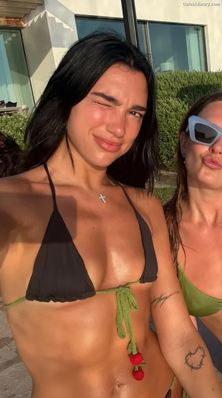 Dua Lipa photo 11 of 7804