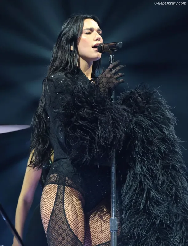 Dua Lipa photo 7 of 7804