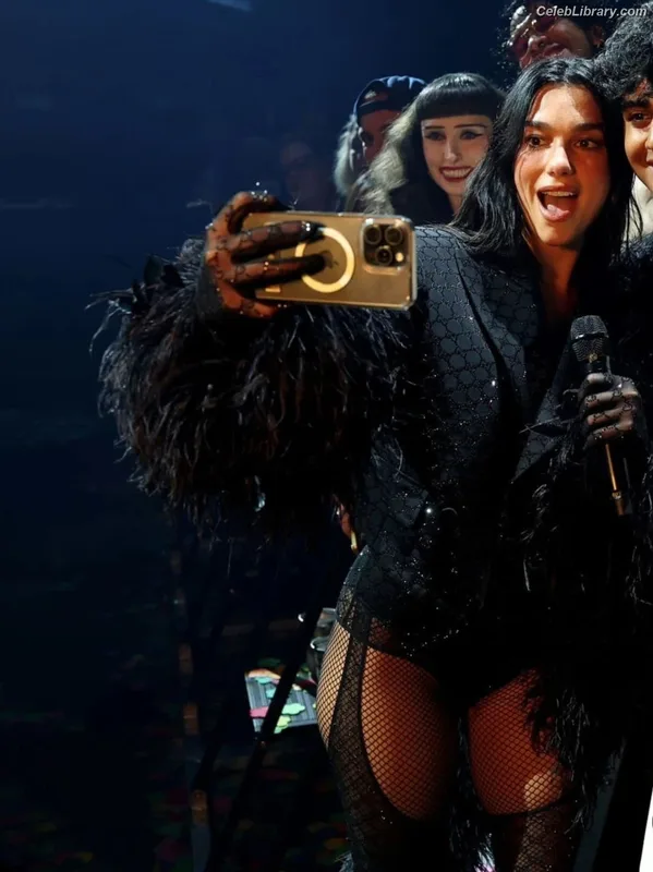 Dua Lipa photo 16 of 7804