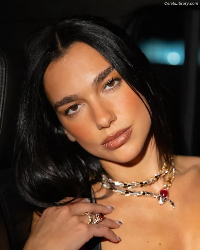 Dua Lipa photo 18 of 7804