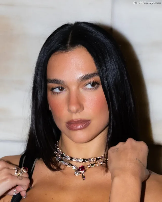 Dua Lipa photo 22 of 7804