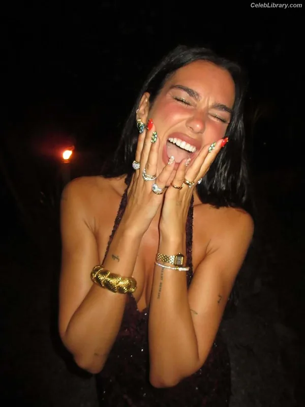 Dua Lipa photo 16 of 7804