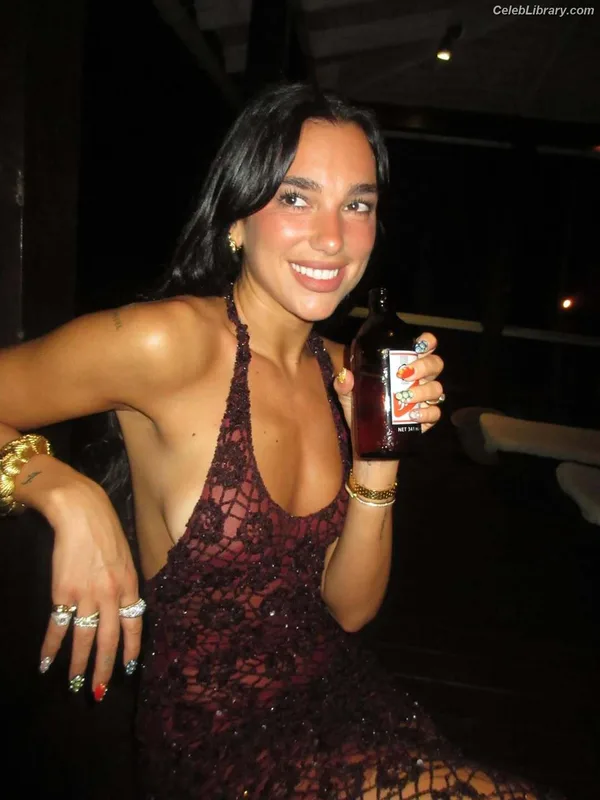 Dua Lipa photo 19 of 7804