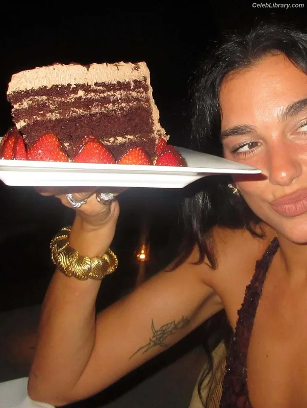 Dua Lipa photo 23 of 7804