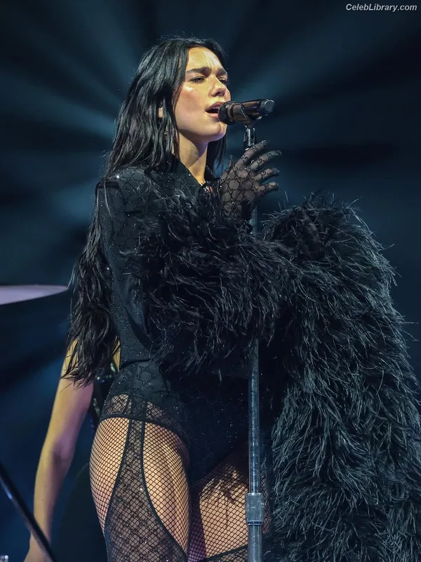 Dua Lipa photo 20 of 7804