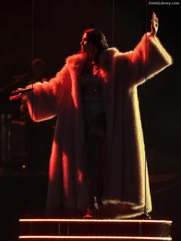 Dua Lipa photo 22 of 7804