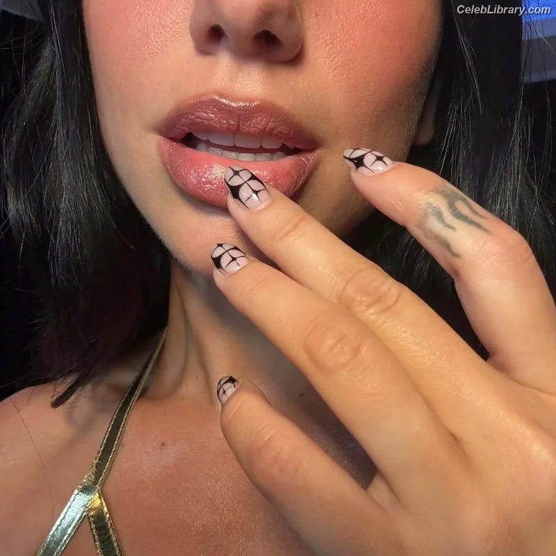 Dua Lipa photo 8 of 7804