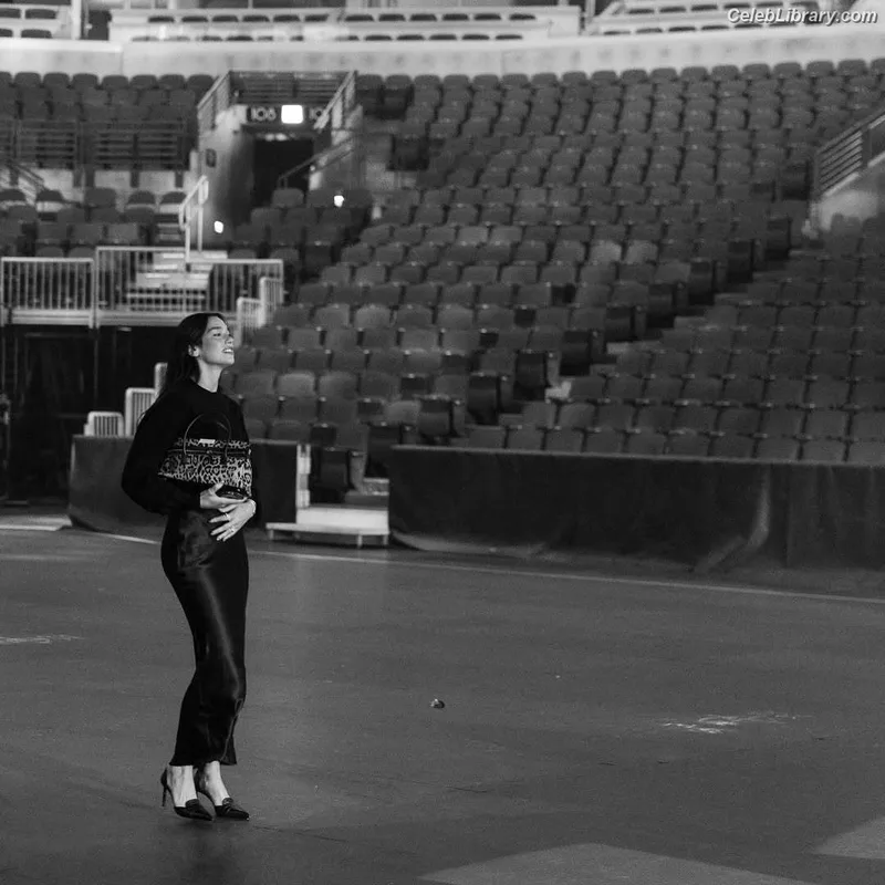 Dua Lipa photo 13 of 7804