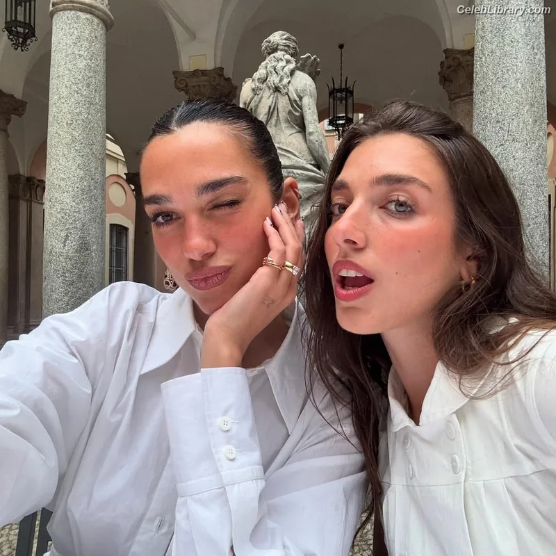 Dua Lipa photo 4 of 7804