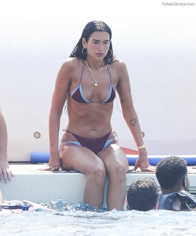 Dua Lipa photo 14 of 7804