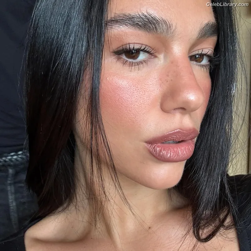 Dua Lipa photo 19 of 7804