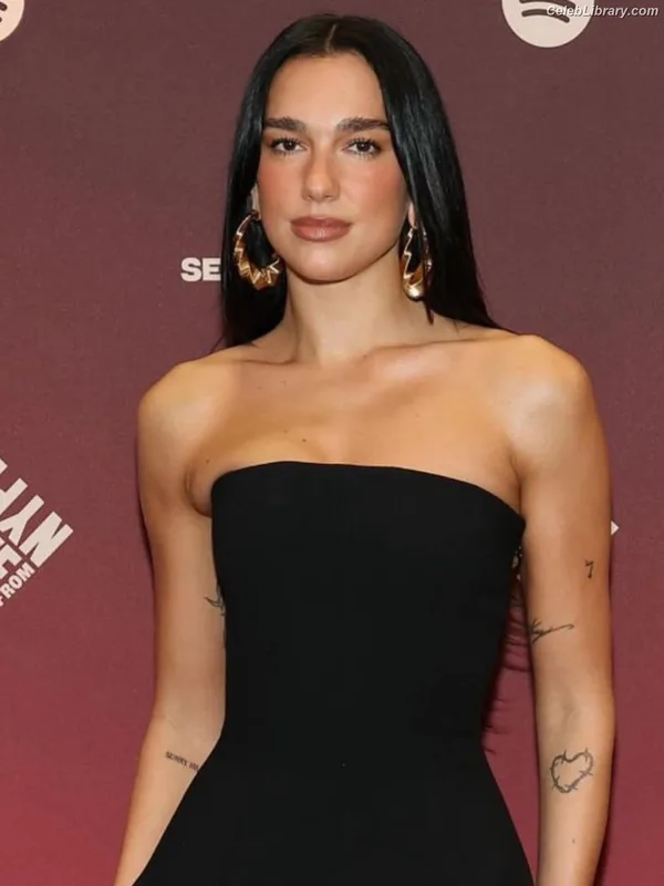 Dua Lipa photo 8 of 7804