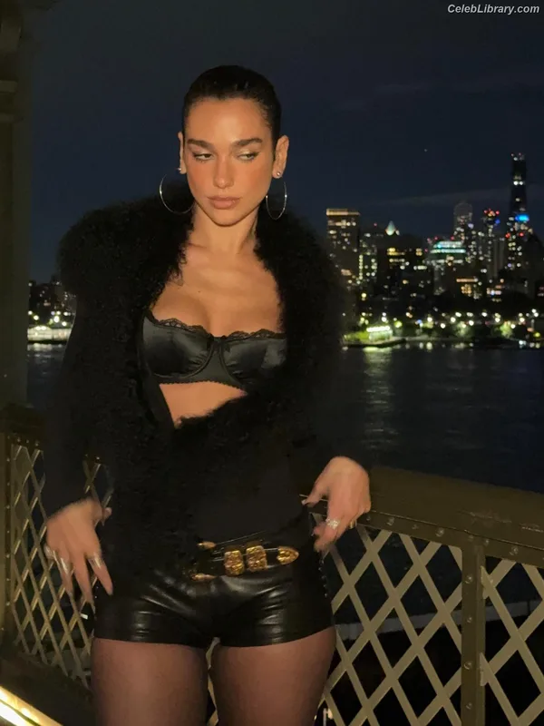 Dua Lipa photo 13 of 7804