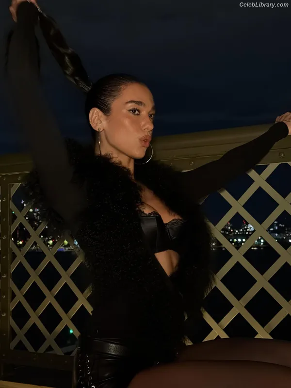 Dua Lipa photo 15 of 7804