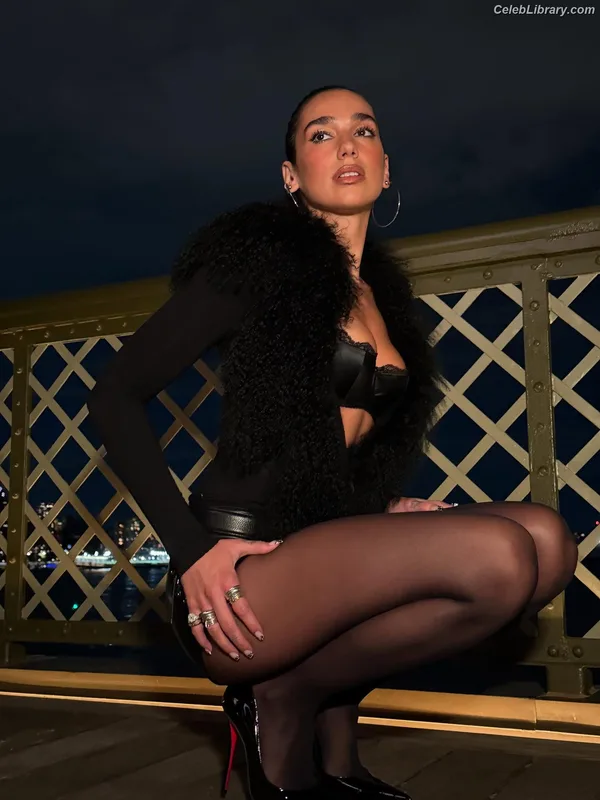 Dua Lipa photo 16 of 7804