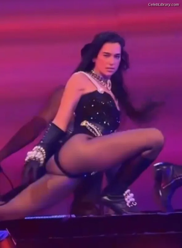 Dua Lipa photo 3 of 7804