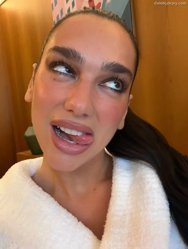 Dua Lipa photo 12 of 7804