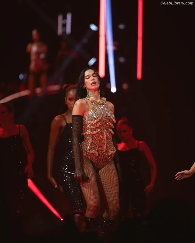 Dua Lipa photo 21 of 7804