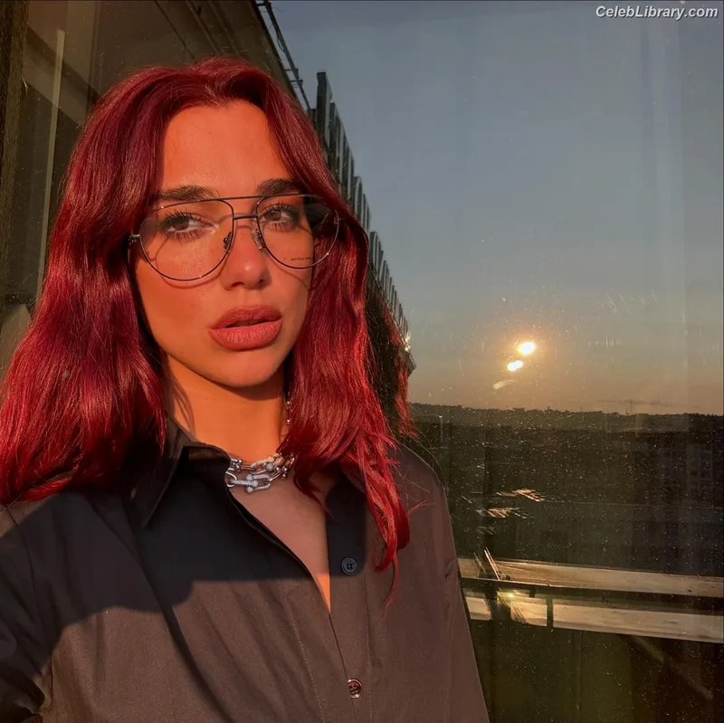 Dua Lipa photo 6 of 7804
