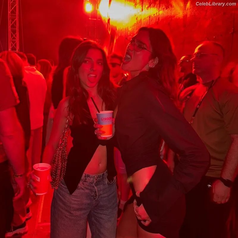 Dua Lipa photo 7 of 7804