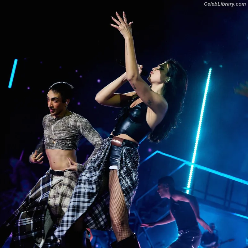 Dua Lipa photo 22 of 7804