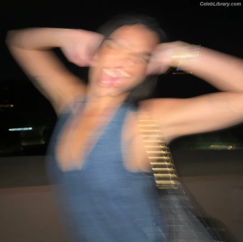 Dua Lipa photo 16 of 7804