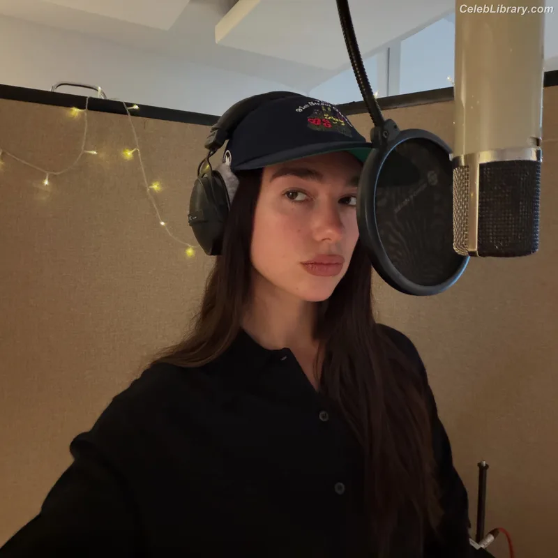 Dua Lipa photo 24 of 7804