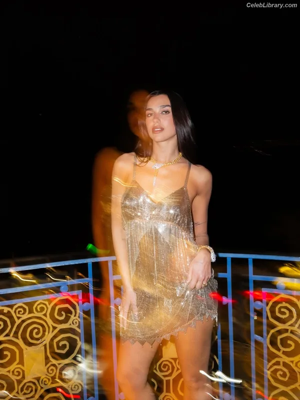 Dua Lipa photo 12 of 7804