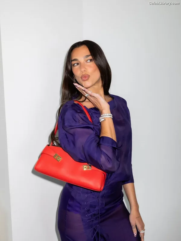 Dua Lipa photo 15 of 7804