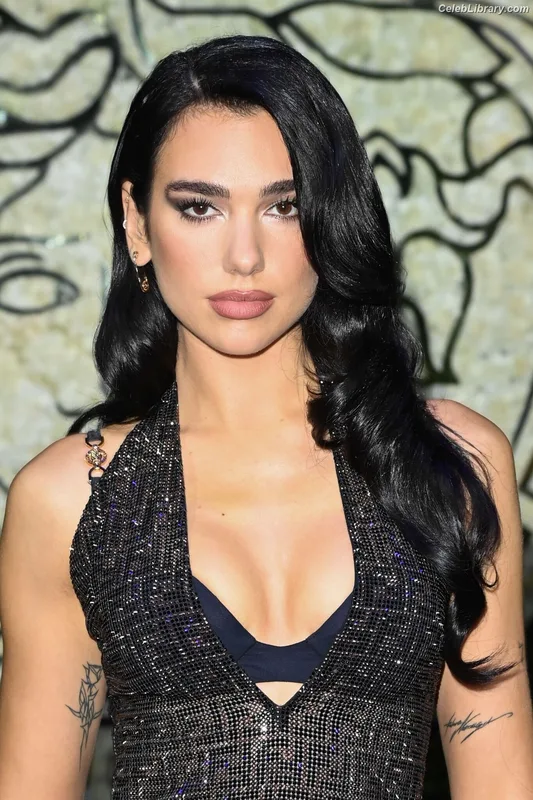 Dua Lipa photo 21 of 7804