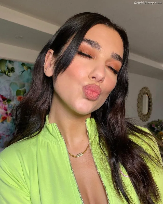 Dua Lipa photo 6 of 7804