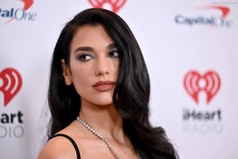 Dua Lipa photo 6 of 7804