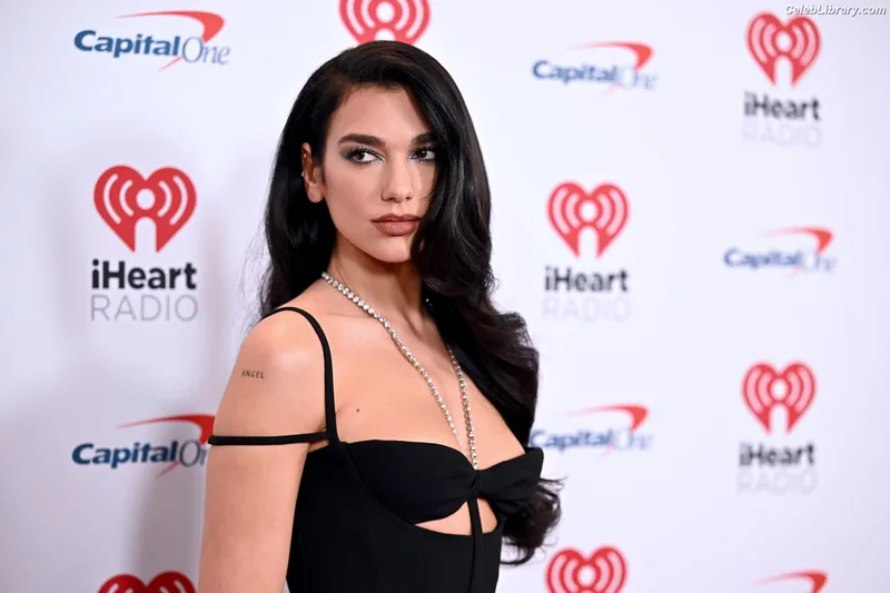 Dua Lipa photo 8 of 7804