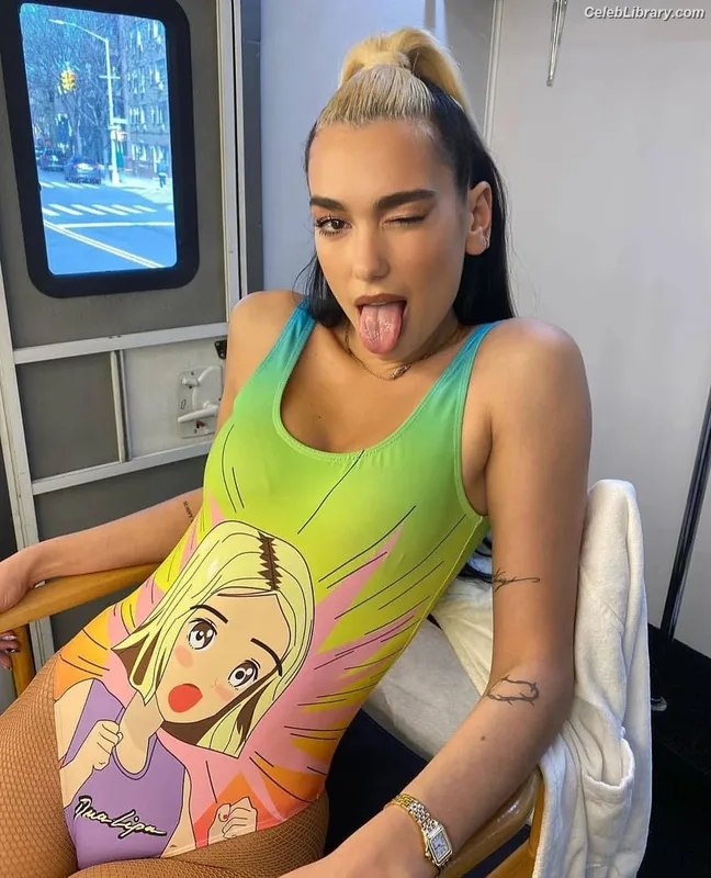 Dua Lipa photo 19 of 7804