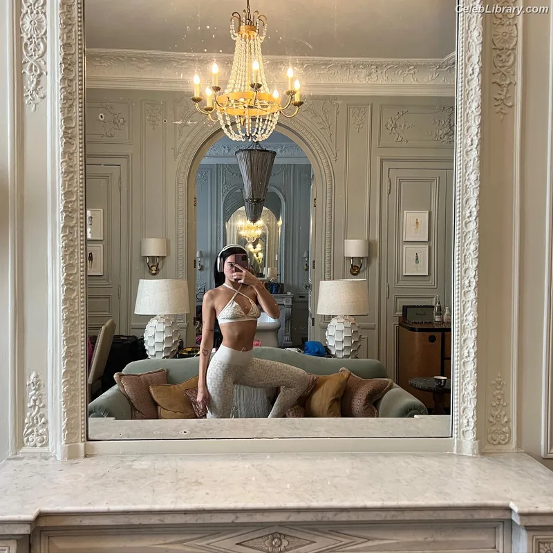 Dua Lipa photo 16 of 7804