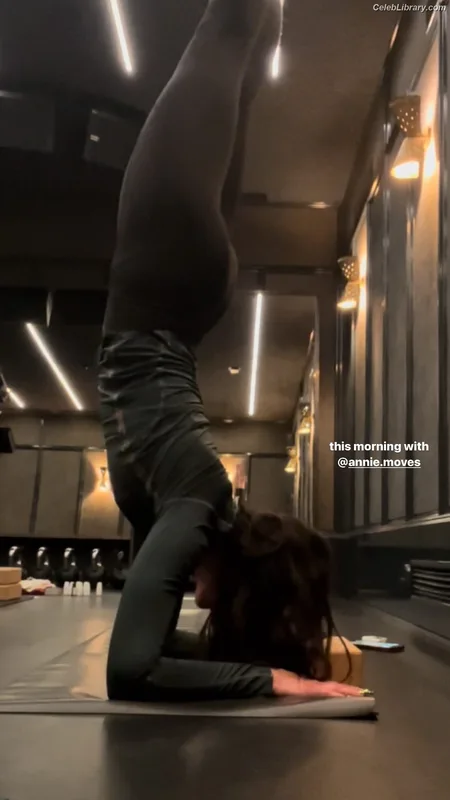 Dua Lipa photo 19 of 7804