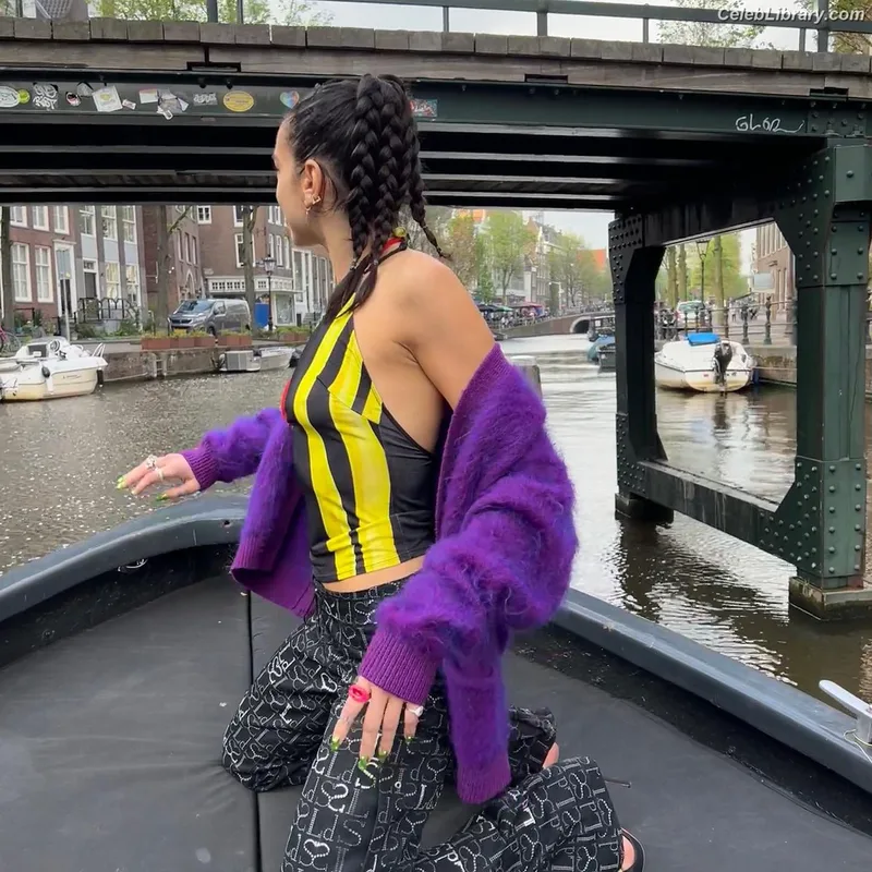 Dua Lipa photo 21 of 7804