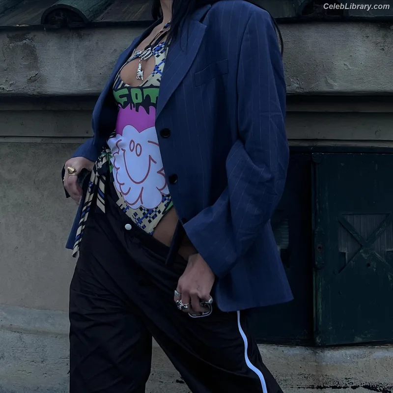 Dua Lipa photo 23 of 7804